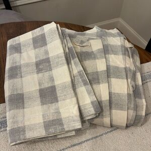 Pottery Barn Buffalo Check Duvet Cover and shams